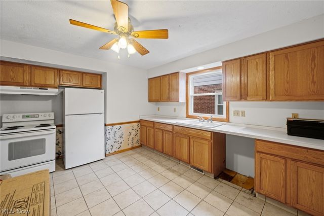 4910 & 4912 Yorkshire Avenue, Parma, OH 44134