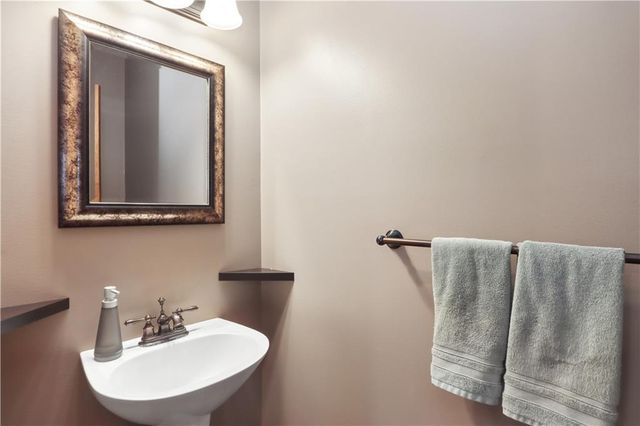 16545 W 153 Street, Olathe, KS 66062