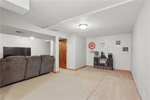 16545 W 153 Street, Olathe, KS 66062