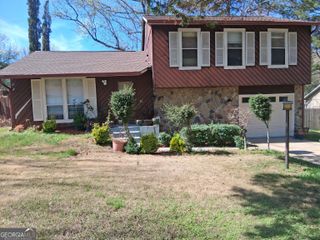 718 Hairston Trail, Stone Mountain, GA 30083