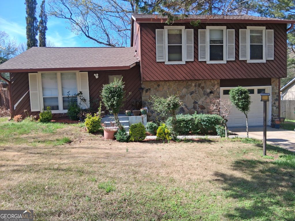 718 Hairston Trail, Stone Mountain, GA 30083