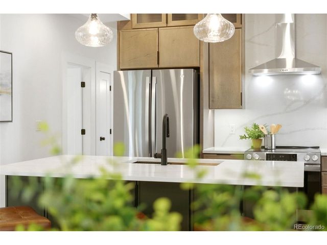 625 Cook St, Denver, CO 80206