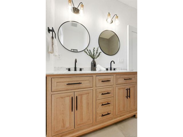 625 Cook St, Denver, CO 80206