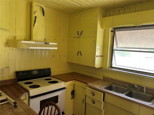 2242 NW 1ST AVENUE, Ocala, FL 34475