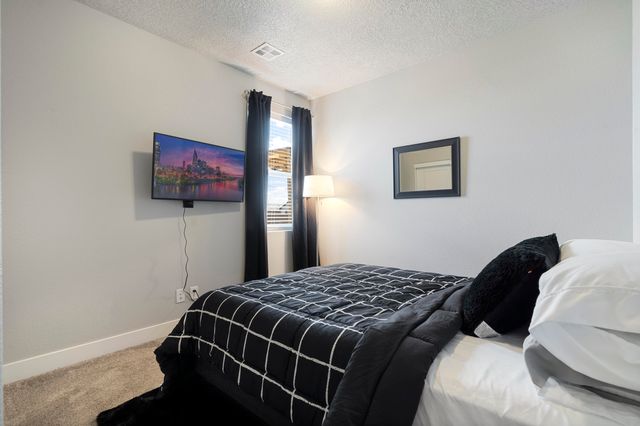 6904 Pina Way NE, Rio Rancho, NM 87144