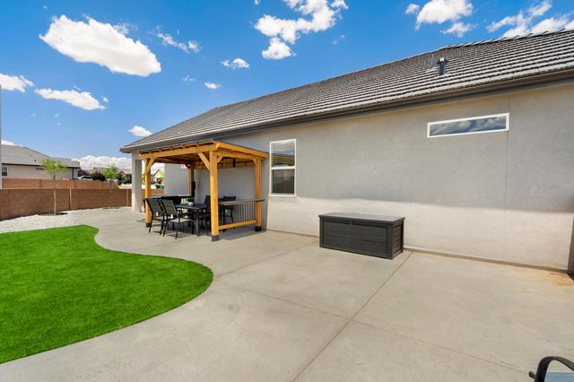 6904 Pina Way NE, Rio Rancho, NM 87144