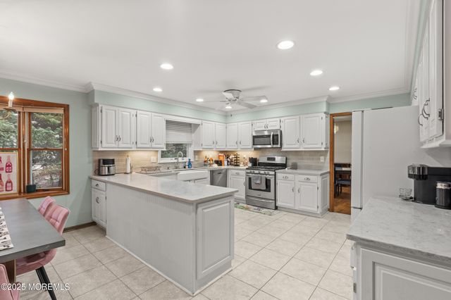 1709 Fanwood Street, Oakhurst, NJ 07755