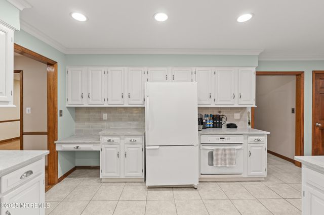 1709 Fanwood Street, Oakhurst, NJ 07755