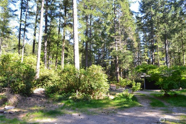 80 NE Collins Drive E, Tahuya, WA 98588