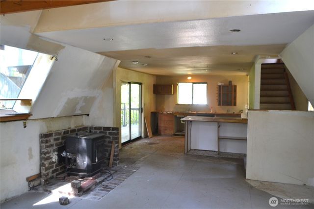 80 NE Collins Drive E, Tahuya, WA 98588