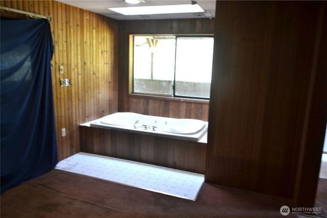 80 NE Collins Drive E, Tahuya, WA 98588