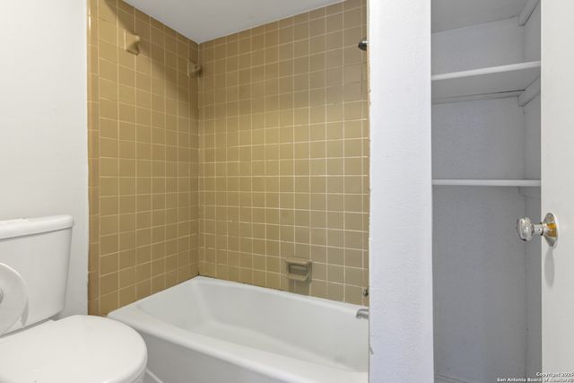 12031 Arms Way, Live Oak, TX 78233