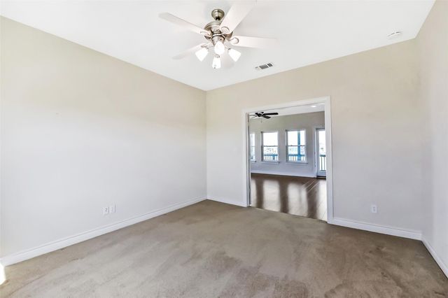 1 Loggerhead, Hitchcock, TX 77563