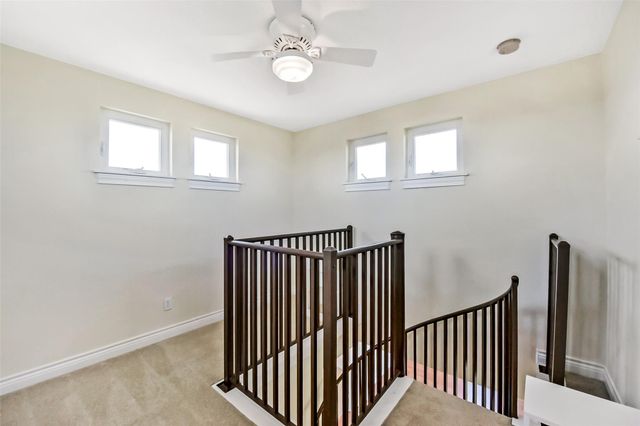 1 Loggerhead, Hitchcock, TX 77563