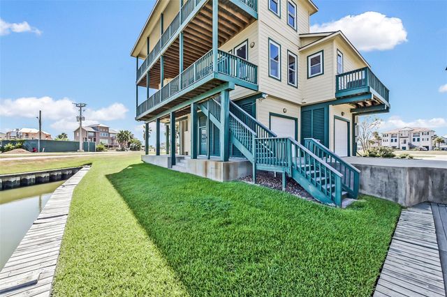 1 Loggerhead, Hitchcock, TX 77563