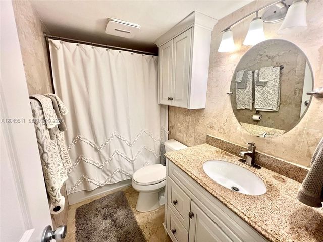 689 NE 6th Ct 1080, Boynton Beach, FL 33435