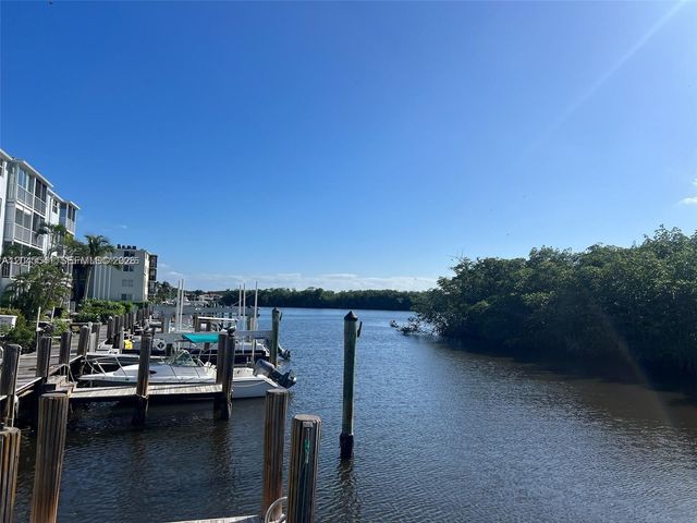 689 NE 6th Ct 1080, Boynton Beach, FL 33435