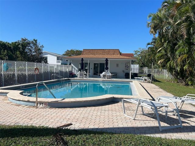 689 NE 6th Ct 1080, Boynton Beach, FL 33435