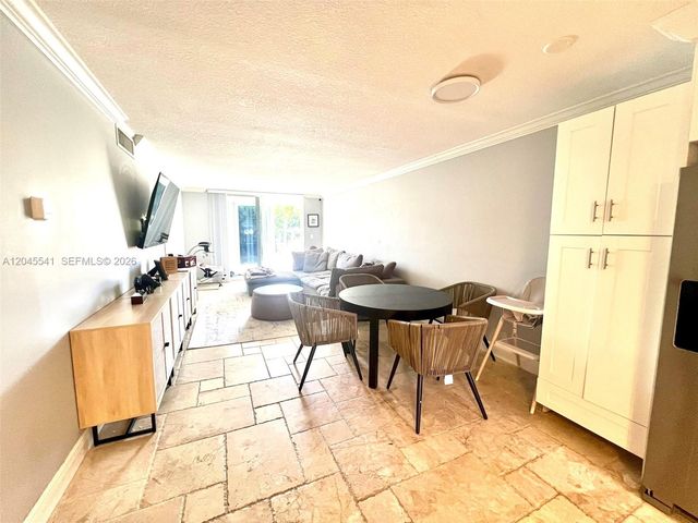 689 NE 6th Ct 1080, Boynton Beach, FL 33435