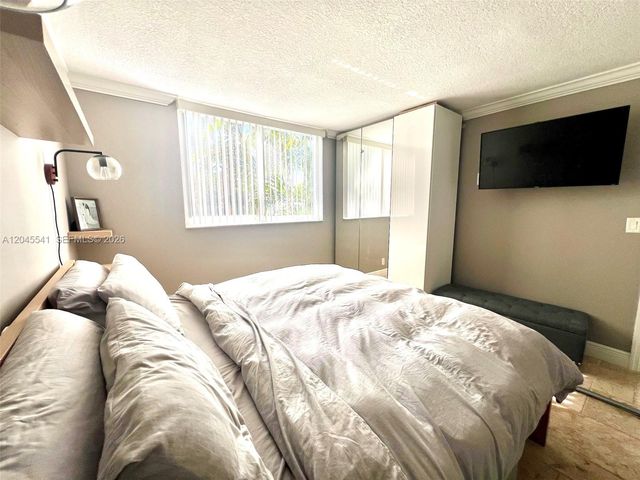 689 NE 6th Ct 1080, Boynton Beach, FL 33435