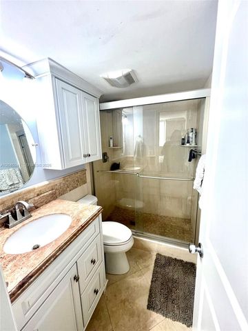689 NE 6th Ct 1080, Boynton Beach, FL 33435