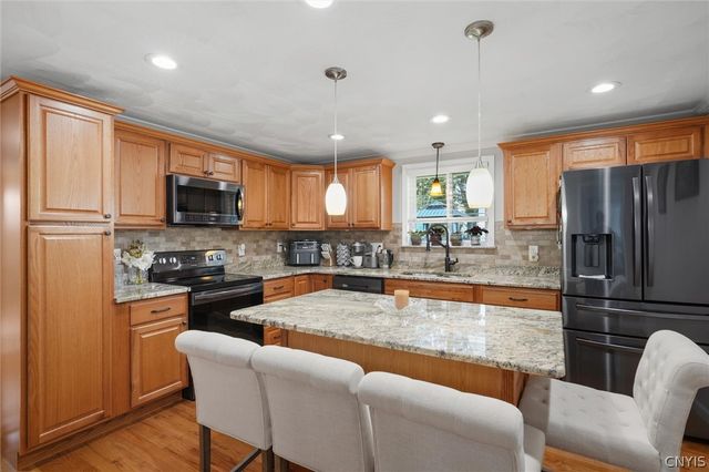125 Revere Avenue, Dewitt, NY 13057
