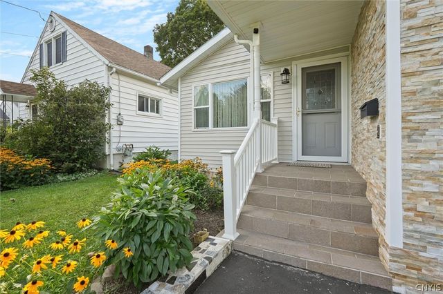 125 Revere Avenue, Dewitt, NY 13057
