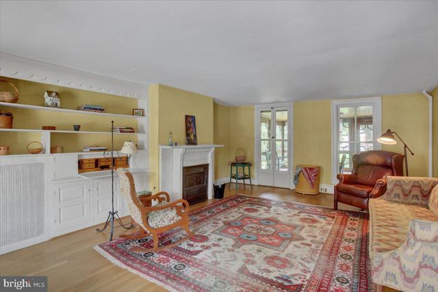 130 S CARLISLE ST, Greencastle, PA 17225