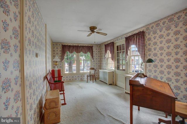 130 S CARLISLE ST, Greencastle, PA 17225