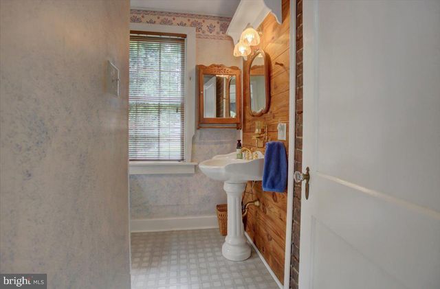130 S CARLISLE ST, Greencastle, PA 17225