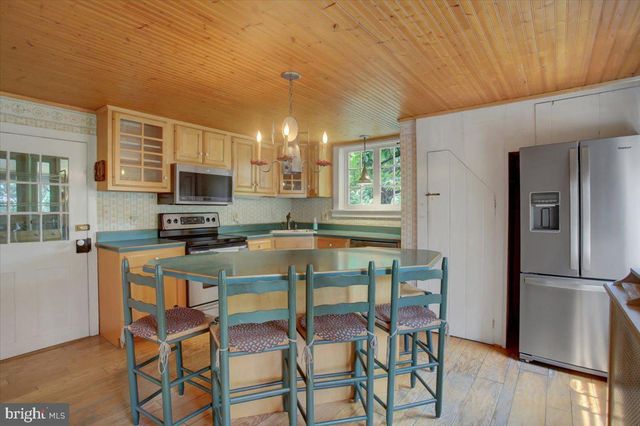 130 S CARLISLE ST, Greencastle, PA 17225