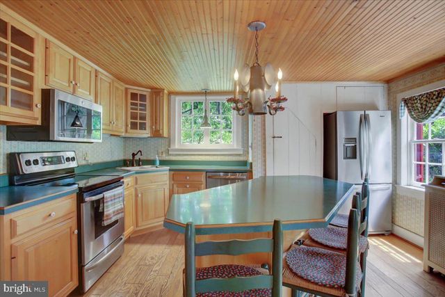 130 S CARLISLE ST, Greencastle, PA 17225
