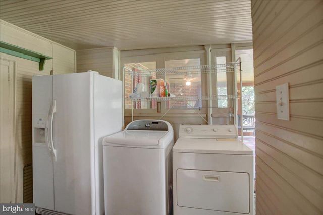 130 S CARLISLE ST, Greencastle, PA 17225