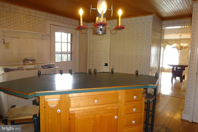 130 S CARLISLE ST, Greencastle, PA 17225