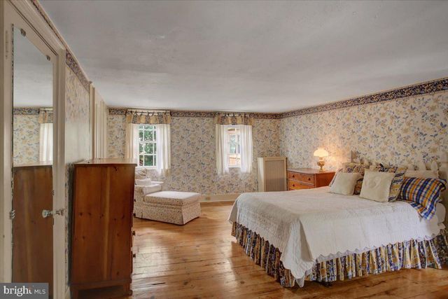 130 S CARLISLE ST, Greencastle, PA 17225