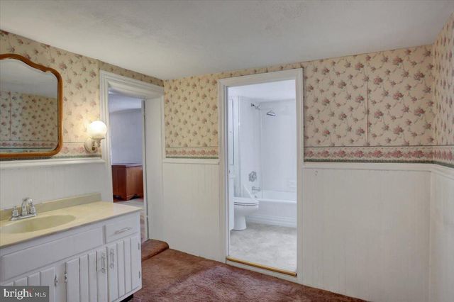 130 S CARLISLE ST, Greencastle, PA 17225