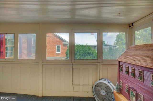 130 S CARLISLE ST, Greencastle, PA 17225