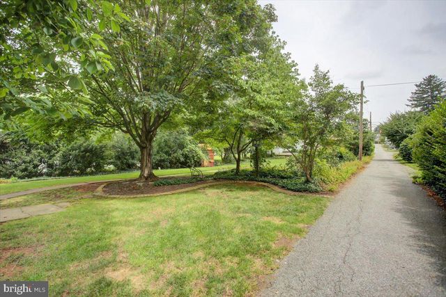 130 S CARLISLE ST, Greencastle, PA 17225