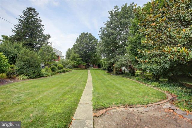 130 S CARLISLE ST, Greencastle, PA 17225