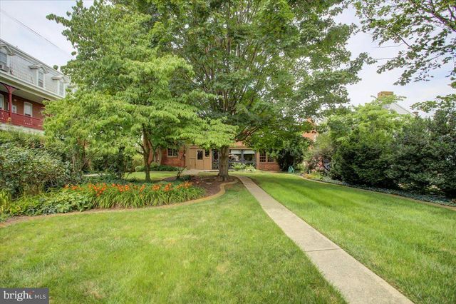 130 S CARLISLE ST, Greencastle, PA 17225