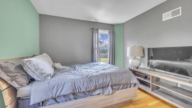 1161 N 8th AVENUE, West Bend, WI 53090