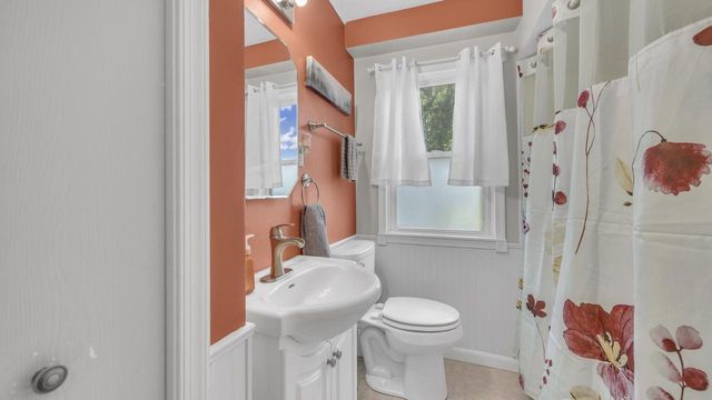 1161 N 8th AVENUE, West Bend, WI 53090