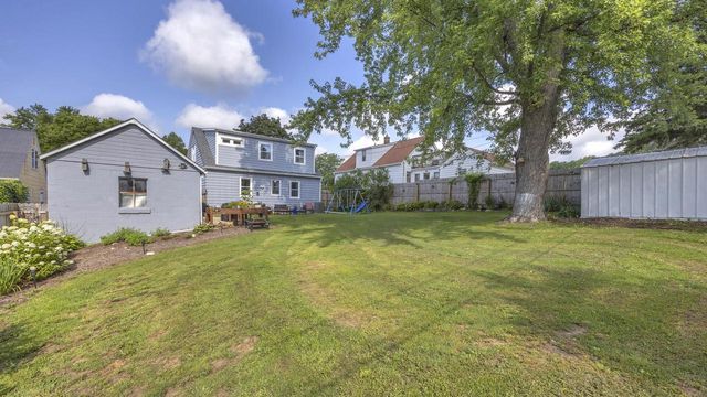 1161 N 8th AVENUE, West Bend, WI 53090