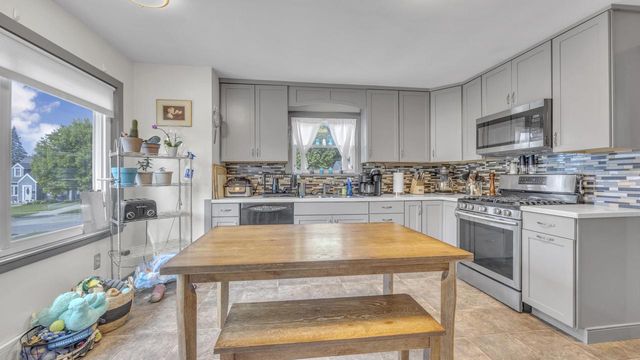 1161 N 8th AVENUE, West Bend, WI 53090