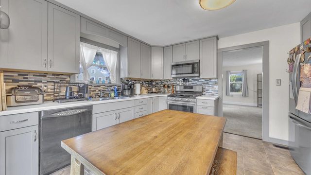 1161 N 8th AVENUE, West Bend, WI 53090