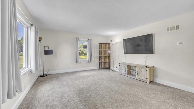 1161 N 8th AVENUE, West Bend, WI 53090