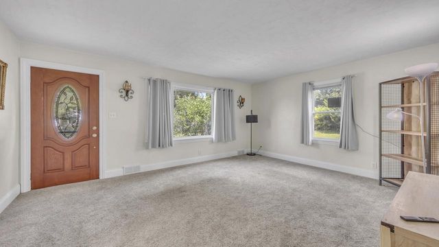 1161 N 8th AVENUE, West Bend, WI 53090