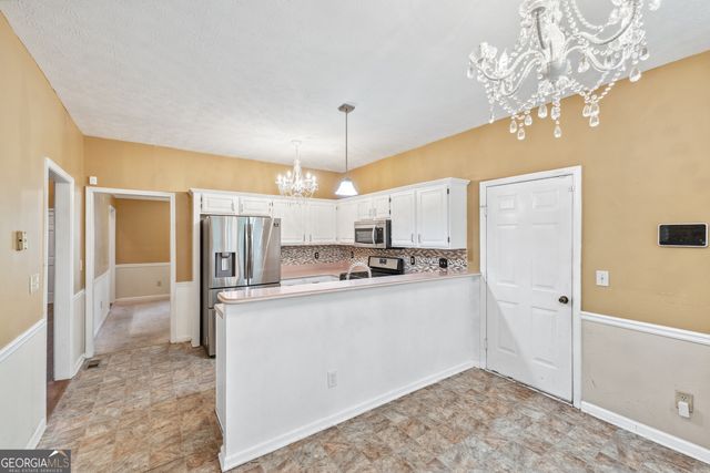 10044 Point View Drive, Jonesboro, GA 30238