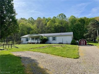 1816 Mud Run Road SE, New Philadelphia, OH 44663