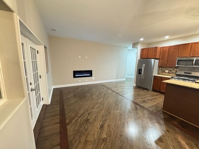 543 E 43rd Street 3W, Chicago, IL 60653